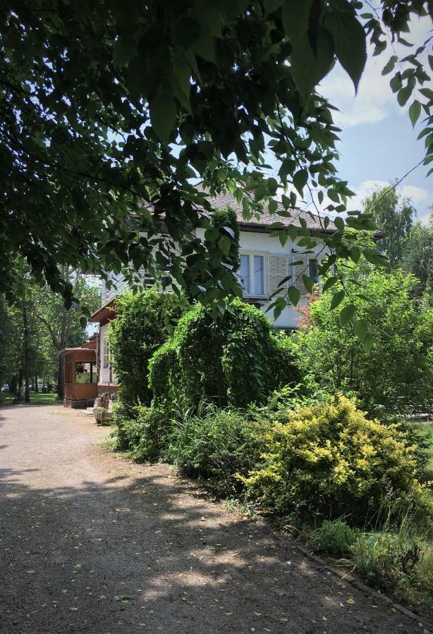 Honved Apartmanhaz Balatonlelle Exterior photo